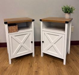 Set of 2 Nightstands - White