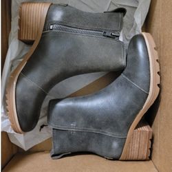 Size 6.5 Sorel Women Boots