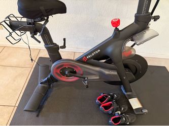 Peloton Bike- like new!