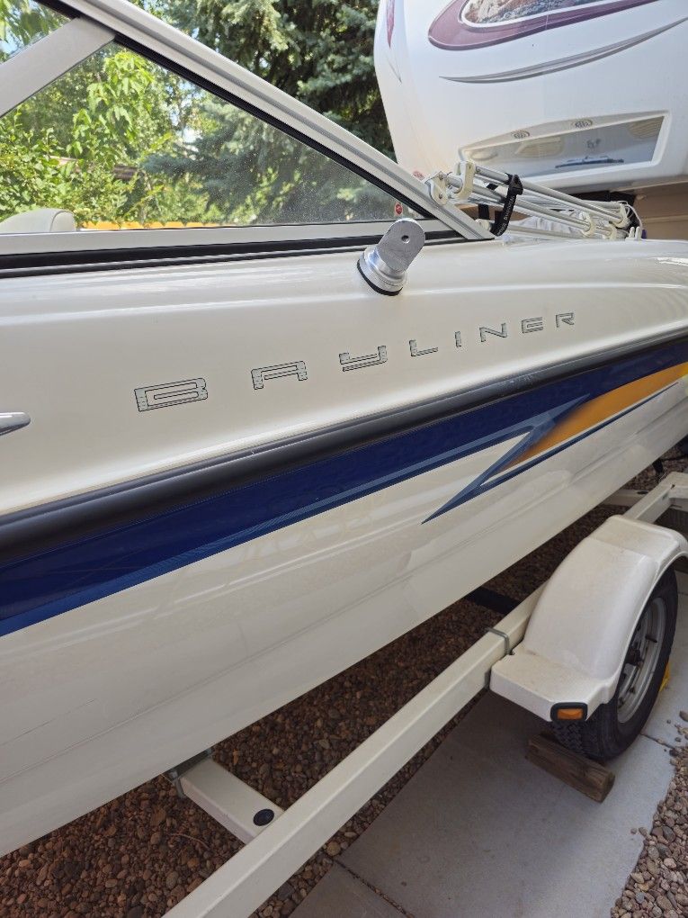 2004 Bayliner 185