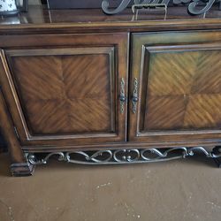 ENTERTAINMENT CENTER