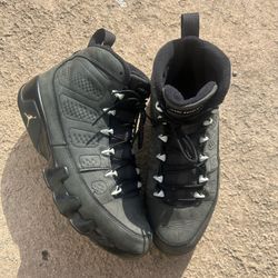 Anthracite Jordan 9s Size 10.5