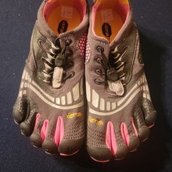 Vibram Five Fingers Running Shoes Women - 39