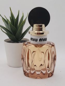 Miu Miu
 
Miutine Eau de Parfum

1.6 fl ⭐️