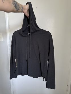 Gray thin fabric long-sleeve t-shirt (M).