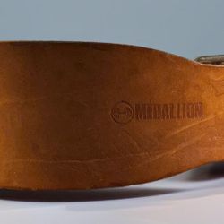 Medallion Weightlifting Belt Leather 27-31 MB4 Back Powerlifting Strength GUC