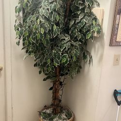 Large artificial tree