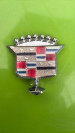 Cadillac hood emblem