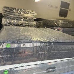 KING SIZE SERTA PERFECT SLEEPER (FIRM) PILLOW TOP MATTRESS & BOX SPRINGS BED SET