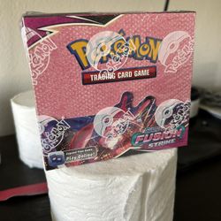 Pokemon - Fusion Strike Sealed Booster Box W/ Acrylic Case 