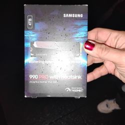 Samsung 990 SSD Pro With heatsink 