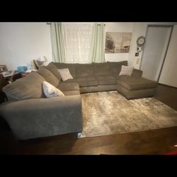 Free Sectional