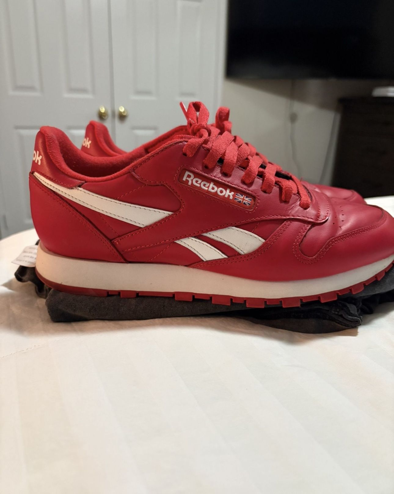 Classic Reeboks Shoes 9 1/2