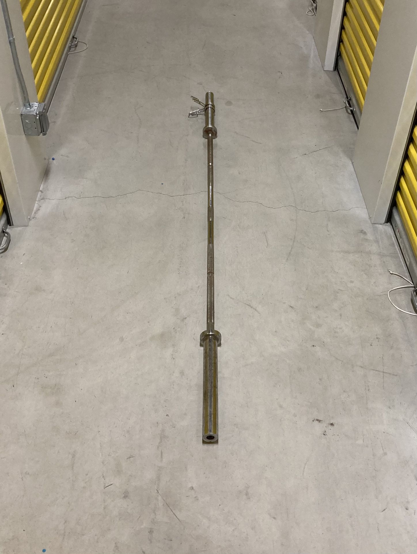 Olympic 2” Barbell bar 7’ for weight plates weights plate 45lb 45 lb