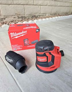 Milwaukee 18V Random Orbital Sander