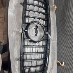 MERCEDES GRILLE 