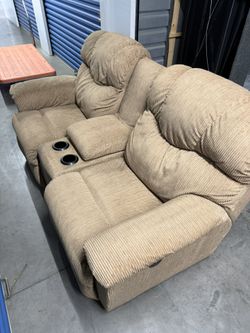 LazyBoy Recliner Sofa W/center Console
