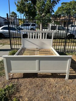 White ikea Hemnes queen bed frame