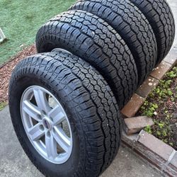 Ford f150 Rines 6 Birlos Buenas Llantas 