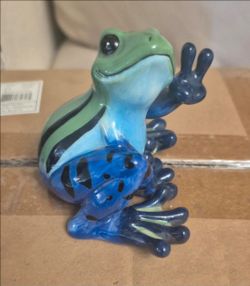 Ceramic Frog Salt/Pepper Shaker, Peace Sign — $16