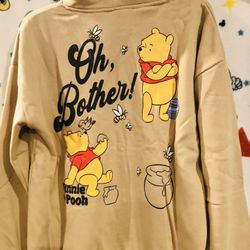 Women’s  Winnie the Pooh Graphic Hoodie, Size Small