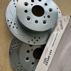 Lexus LS430 01-06 Rear Drill Slot Rotors Ceramic Brake Pads