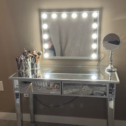 Mirrored Desk/vanity And Impression Mirror 