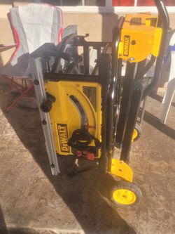 Dewalt 15 Amp Corded 10" Job Site Table Saw W/ Rolling Stand!!!