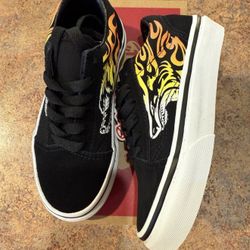 New Boys Vans Sz 11, 13, 2, 3 Shoes Flame