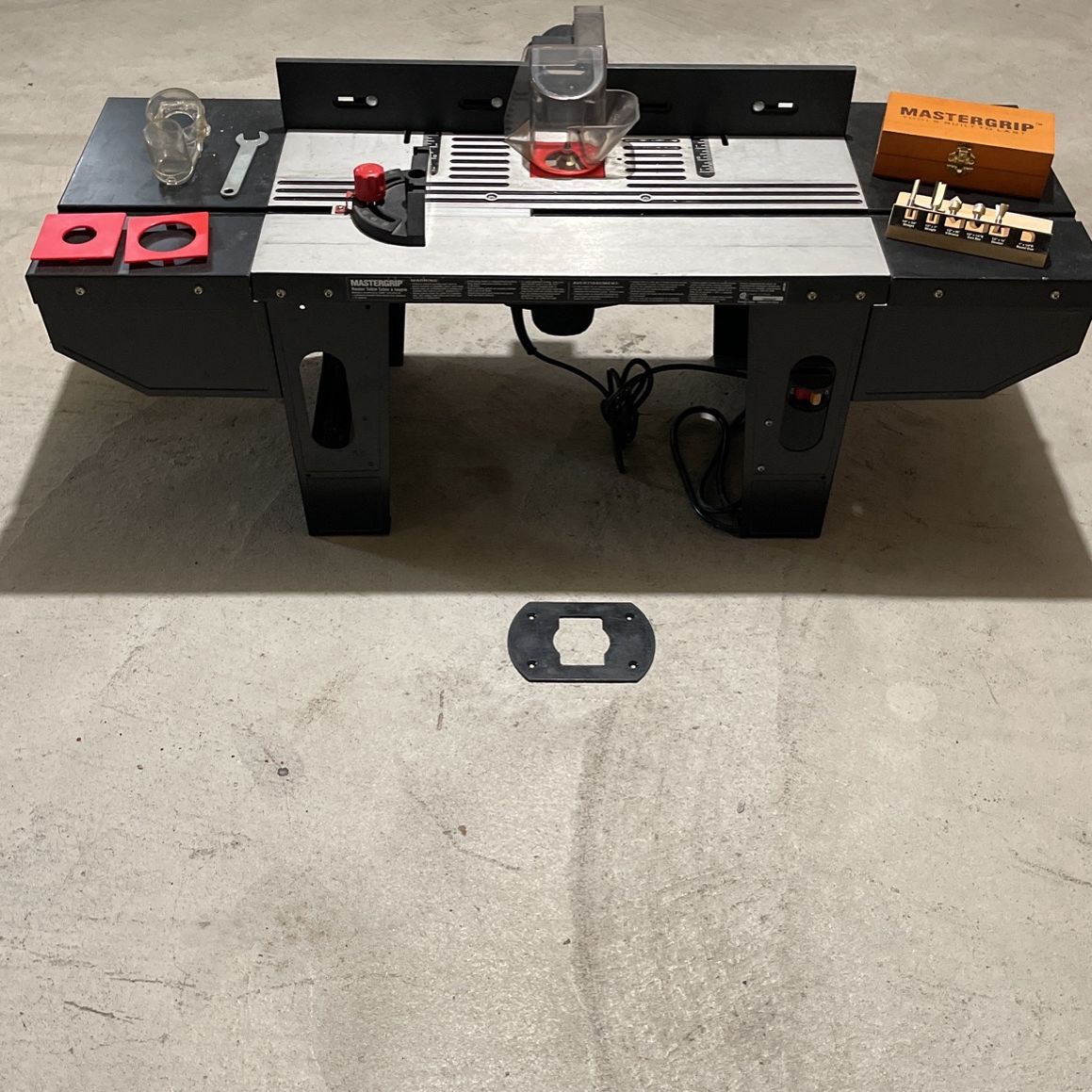 Master Grip Table Router Mastergrip Router Tool 6 Bits and Table for Sale in Selden, NY - OfferUp