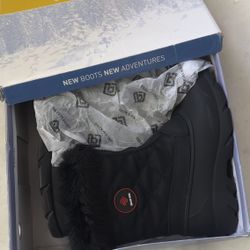 Dream Pairs Women Boot / Snow Boot Size 7