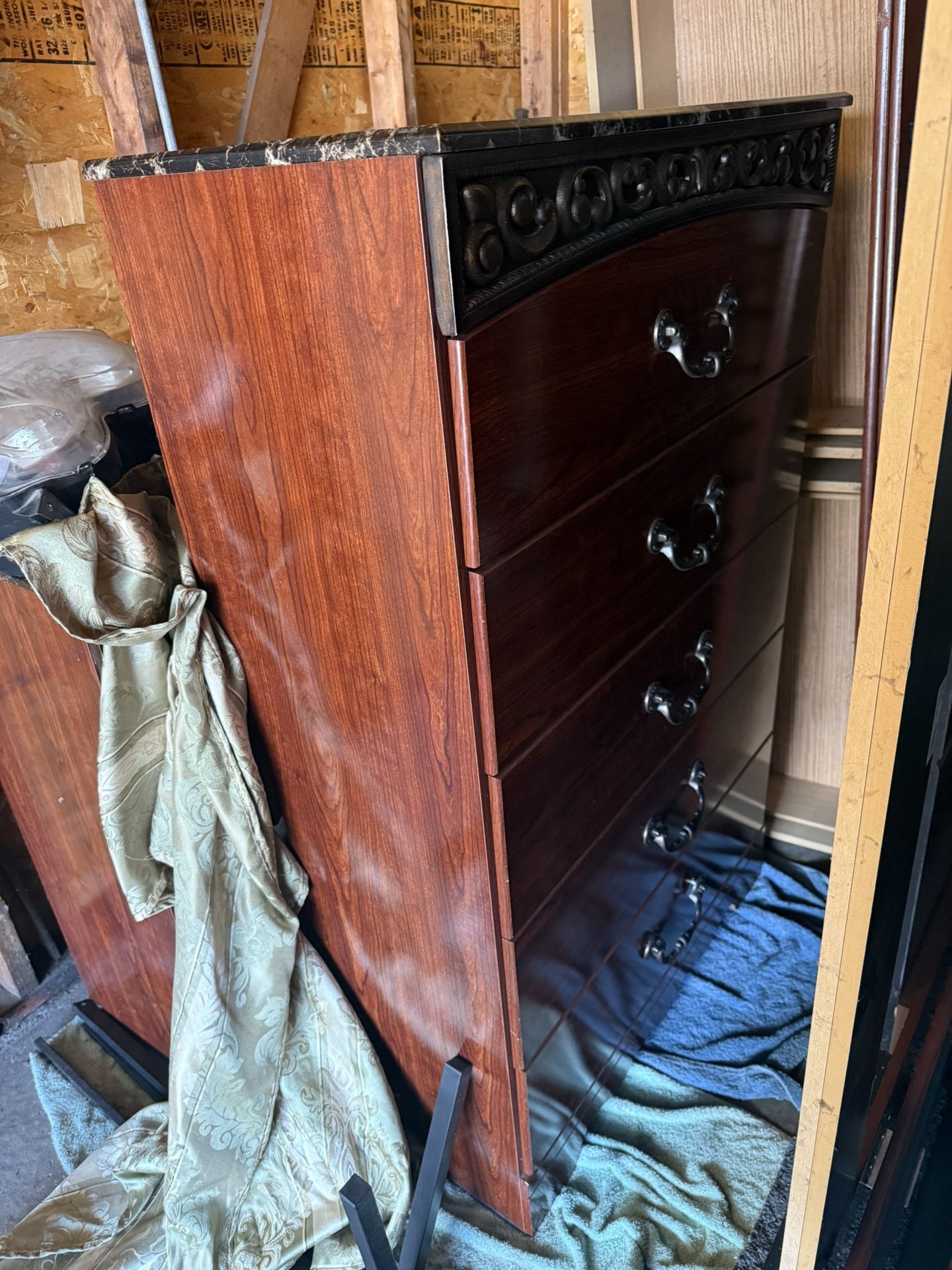 Queen Bedroom Set