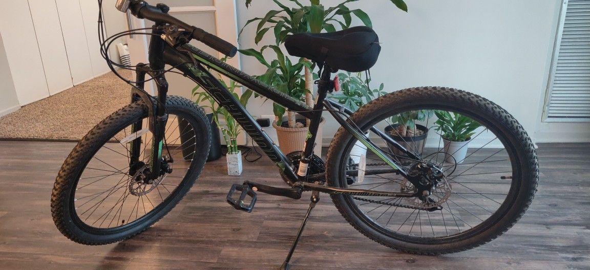 Schwinn Sidewinder Mountain Bike + ALL accessories, Black, 26", steelframe