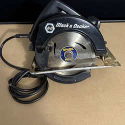 Black And Decker Circular Saw 7308 - 1.5 HP 7.25” - Tested - See Pictures