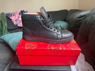 Black high shoe