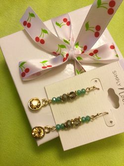 Classy Crystals and Beads fashion earrings / New with gift box 💝 Very pretty great for Summer