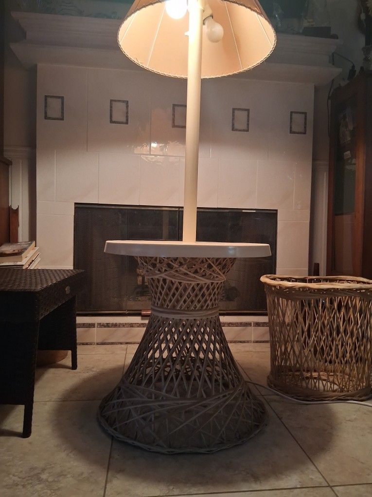 Mid Century Modern Spun Fiberglass Table Lamp