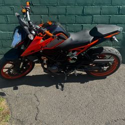 2022 KTM Duke 