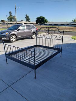 Ikea metal bed frame ( queen size)