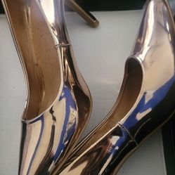 4" Heels Size 9