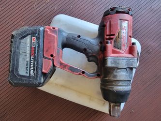 Milwaukee 1" Cordless Impact Gun w/ Battery