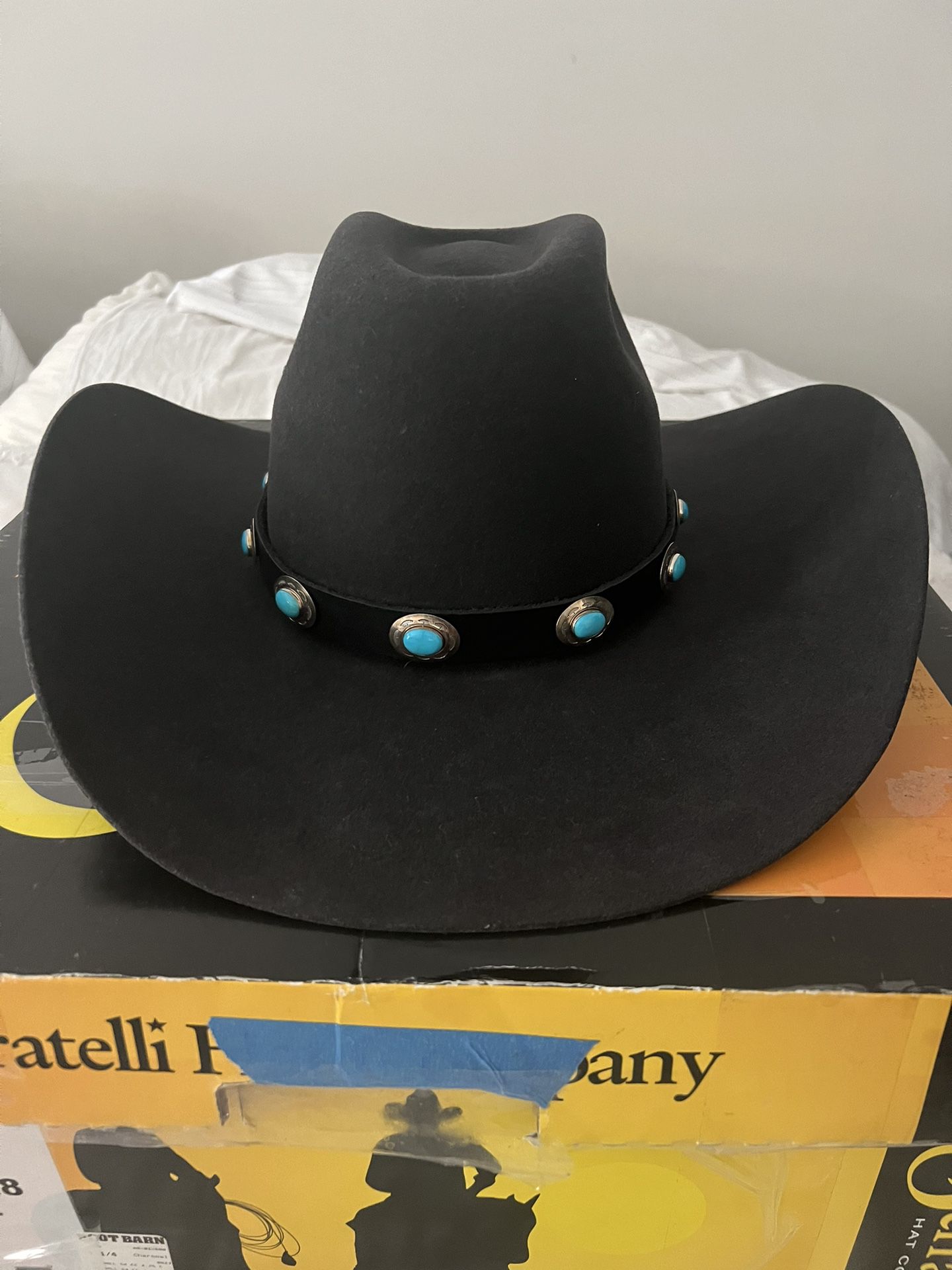 Brand New (never worn) Serratelli Hat