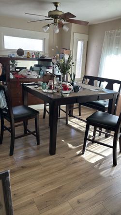 Mesa comedor con cuatro sillas 🪑 y banca grande