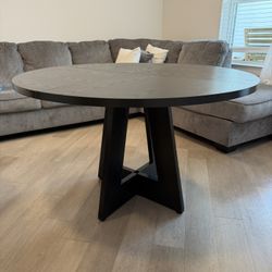 Round Dining Table (Brand New)
