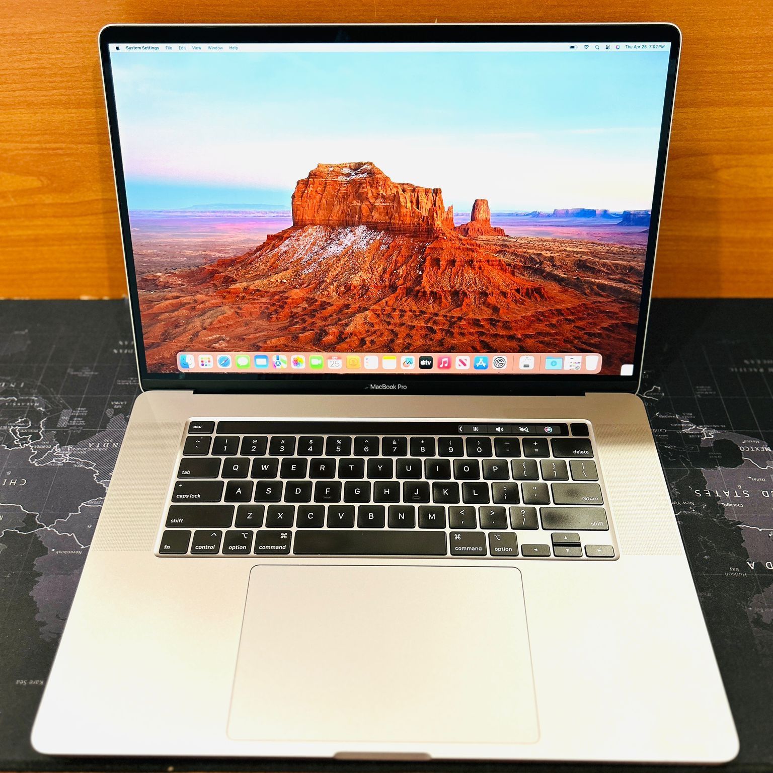 Apple MacBook Pro 2019 16” 2.6Ghz 6CORE i7 32GB RAM 500GB SSD TouchBar AMD Radeon Pro 5300M Read Description