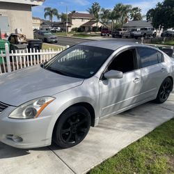 Nissan Altima 2012