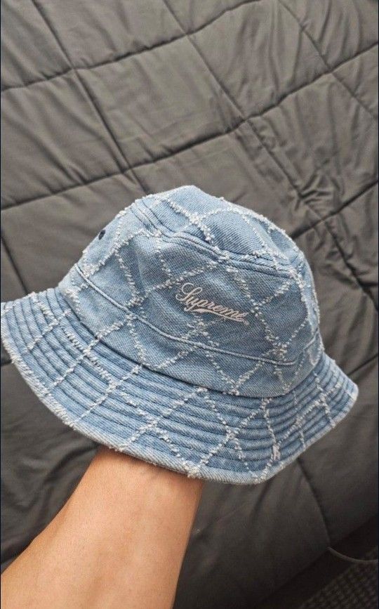 New Supreme Bucket Hat Size S/M