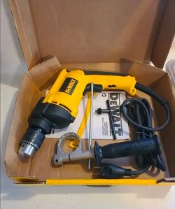 🔥$70 PRICE IS FIRM🔥 DEWALT 7.8 Amp Corded 1/2 in. Variable Speed Reversible Hammer Drill