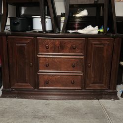 Mueble  y comedor de 6 sillas