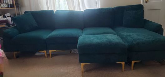 Emerald Green Velvet
U Shaped Sectional Sofa Couch,